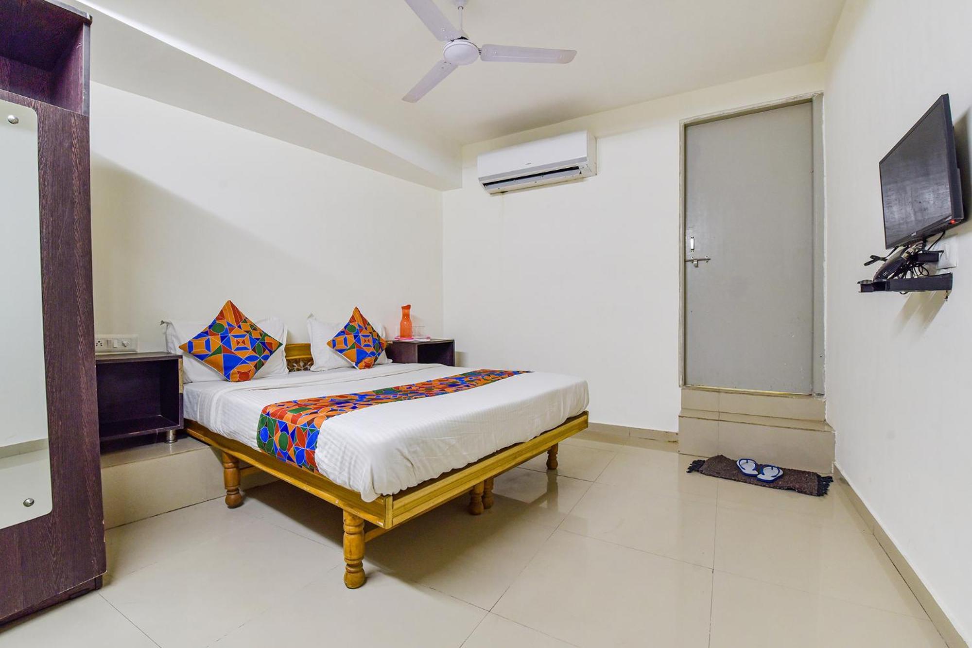 Hotel O Himalaya Inn Ahmedabad Exteriör bild