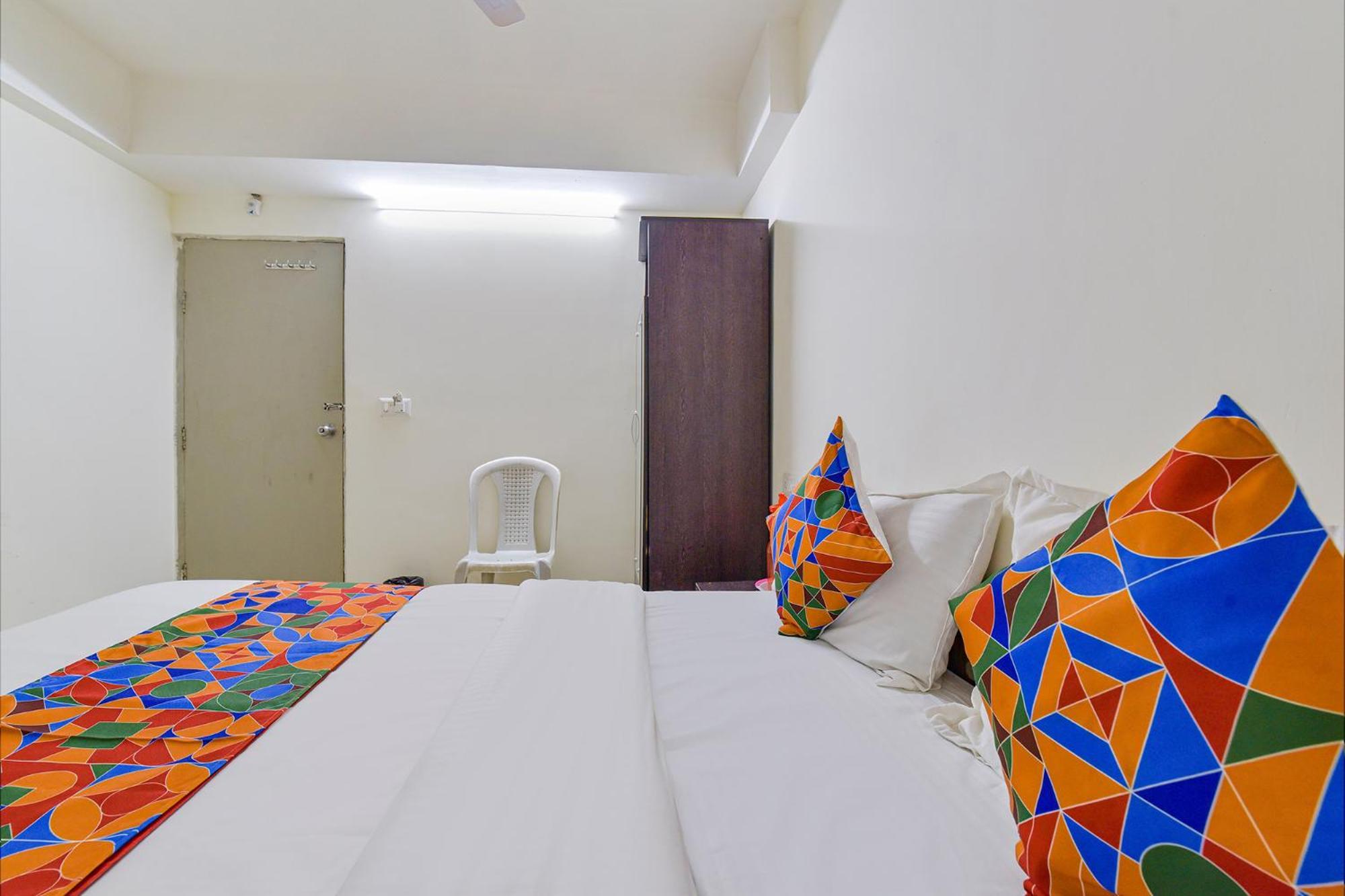 Hotel O Himalaya Inn Ahmedabad Exteriör bild