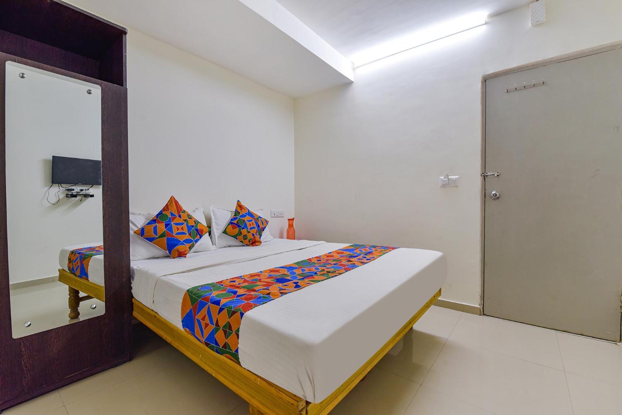 Hotel O Himalaya Inn Ahmedabad Exteriör bild