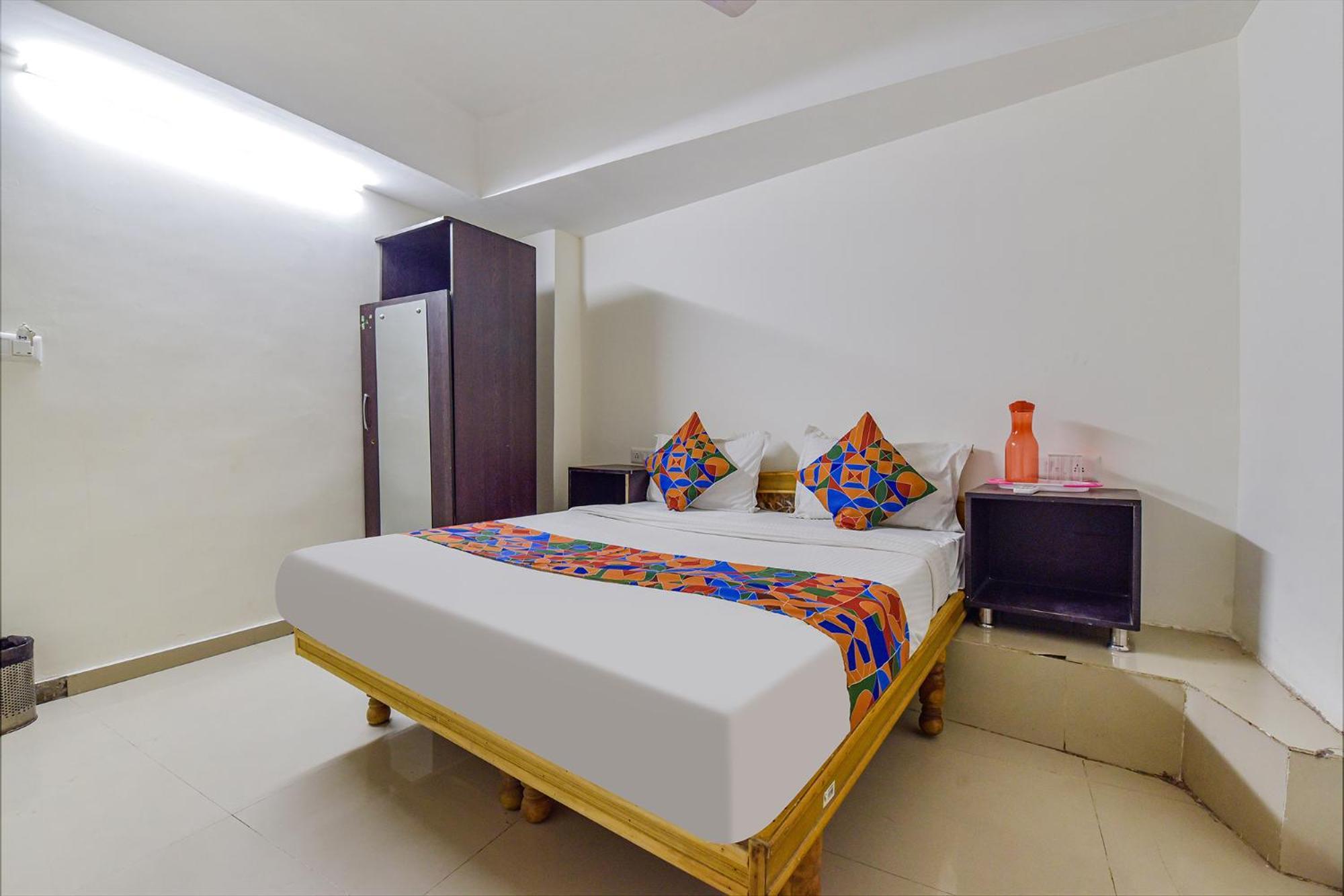 Hotel O Himalaya Inn Ahmedabad Exteriör bild