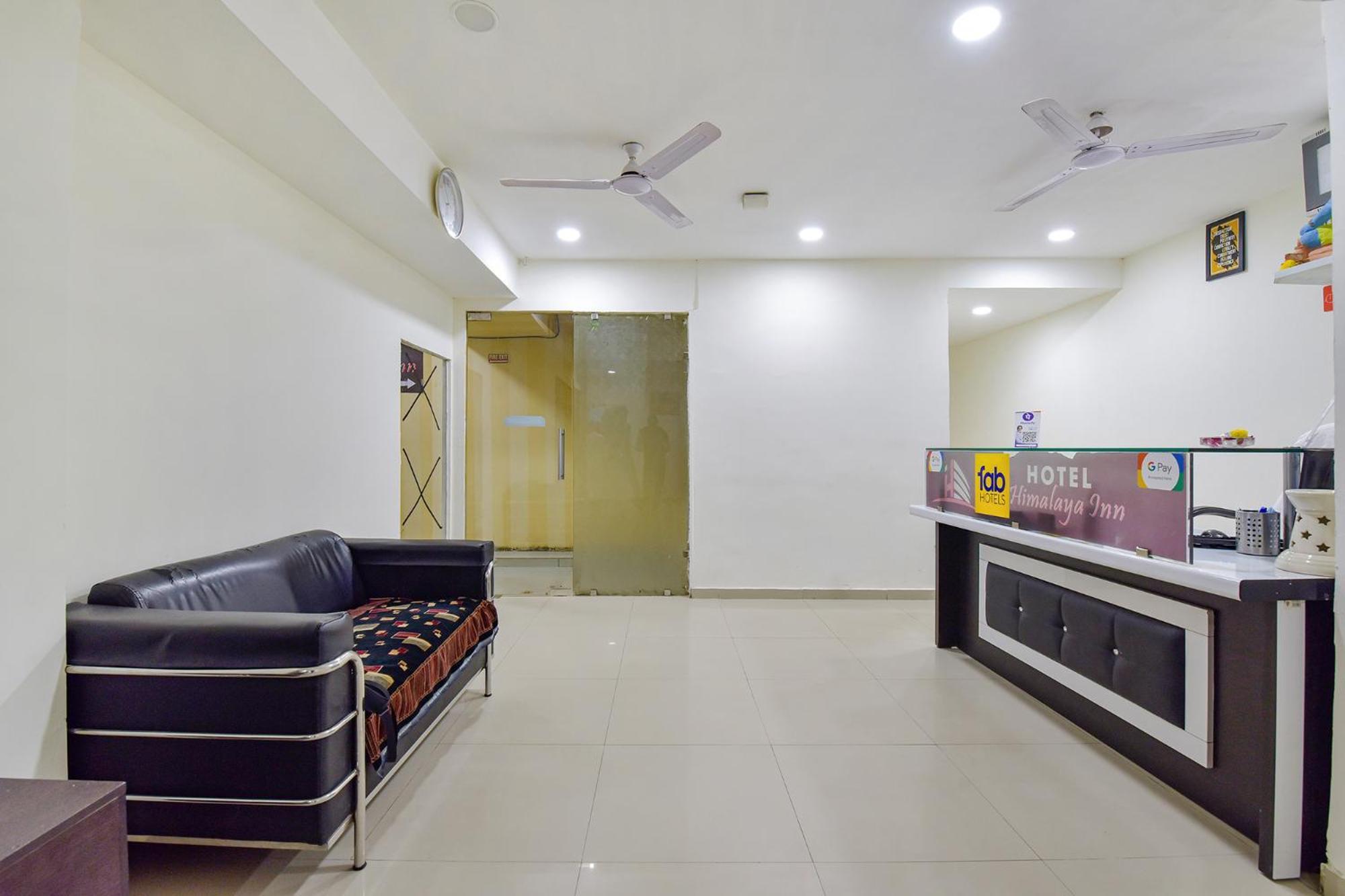 Hotel O Himalaya Inn Ahmedabad Exteriör bild