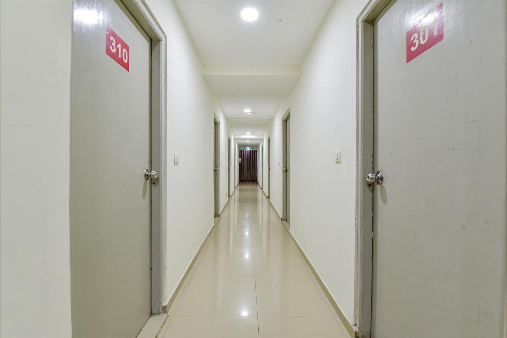 Hotel O Himalaya Inn Ahmedabad Exteriör bild