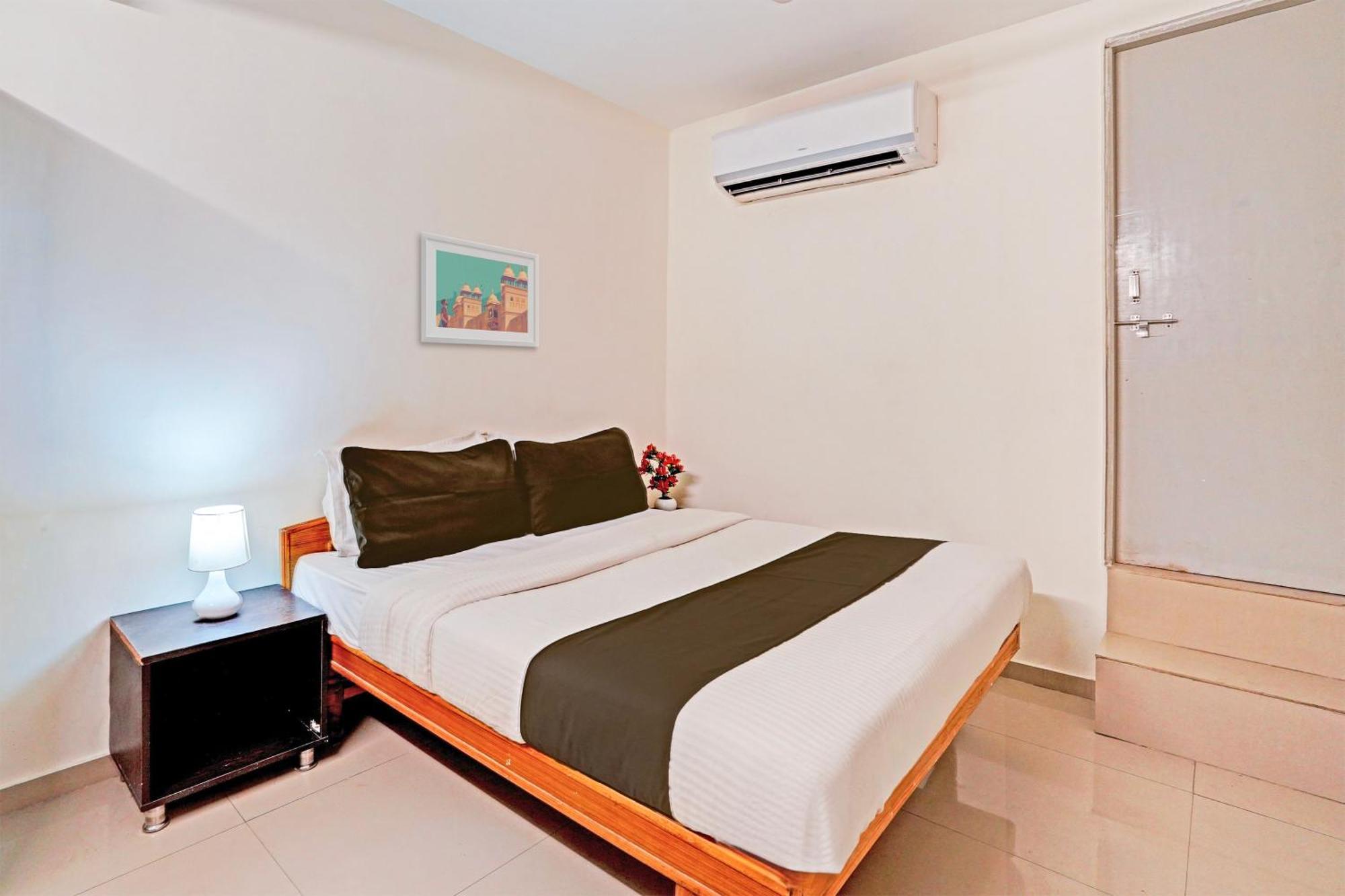 Hotel O Himalaya Inn Ahmedabad Exteriör bild