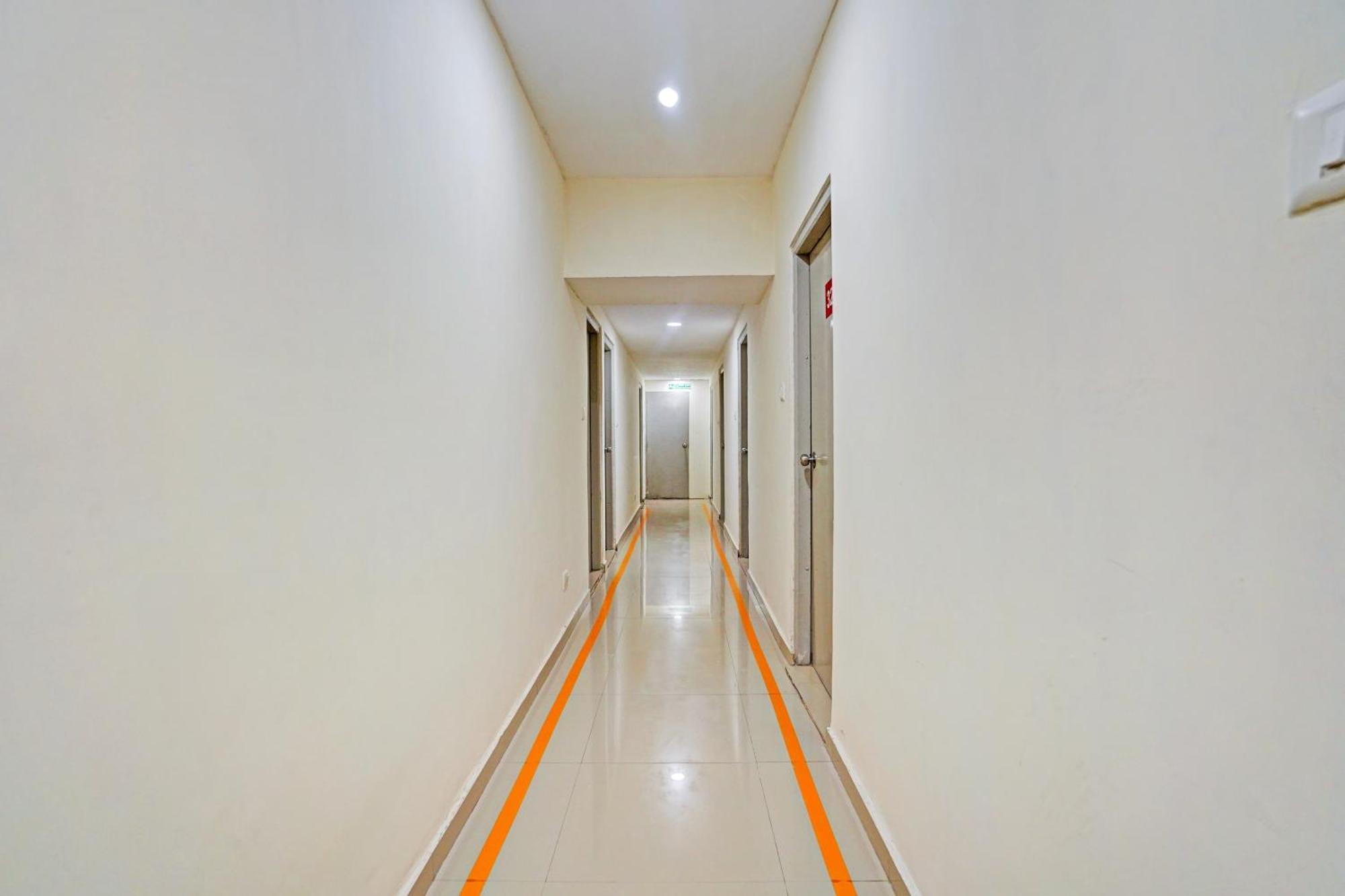 Hotel O Himalaya Inn Ahmedabad Exteriör bild