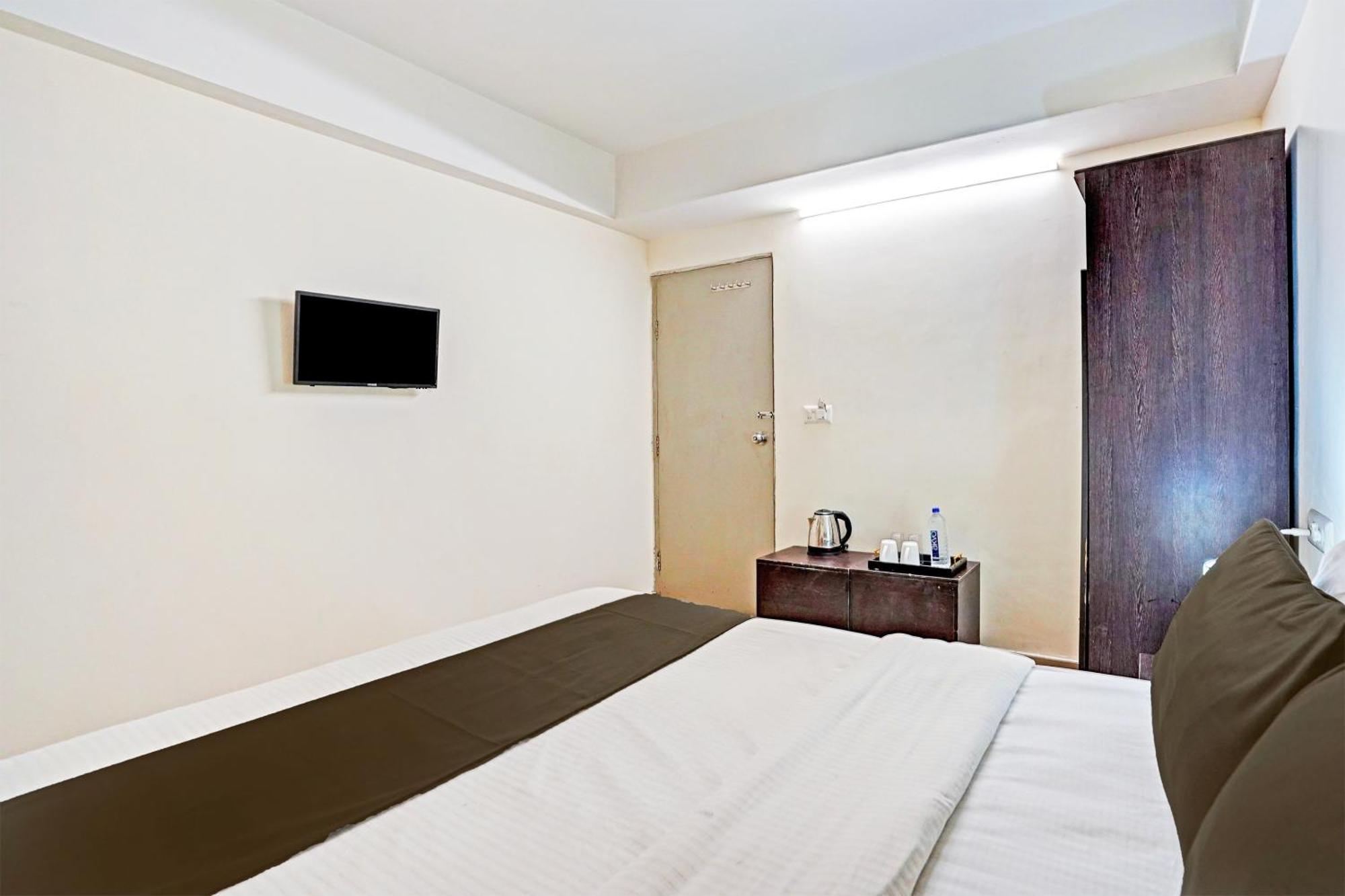 Hotel O Himalaya Inn Ahmedabad Exteriör bild