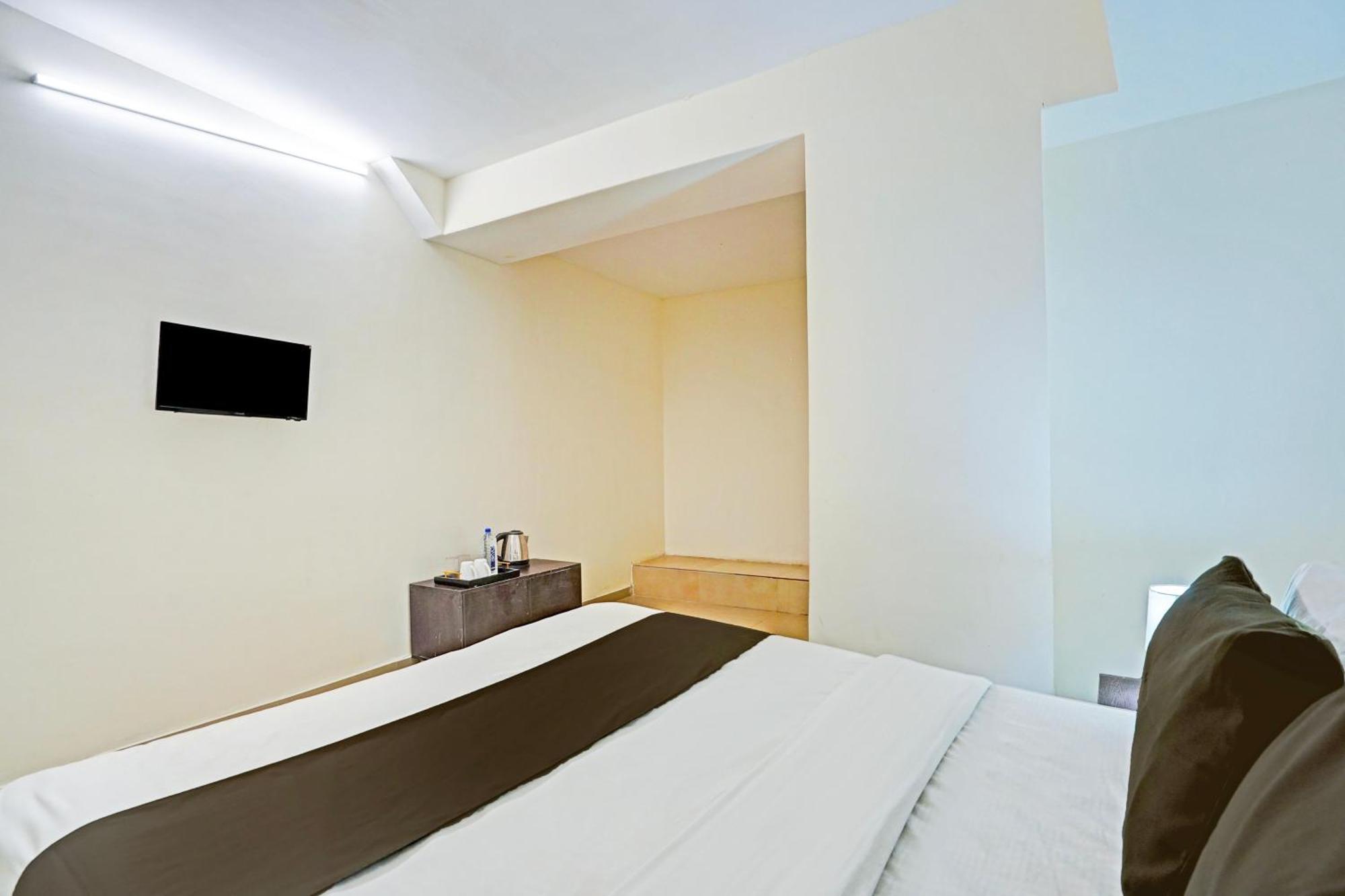 Hotel O Himalaya Inn Ahmedabad Exteriör bild