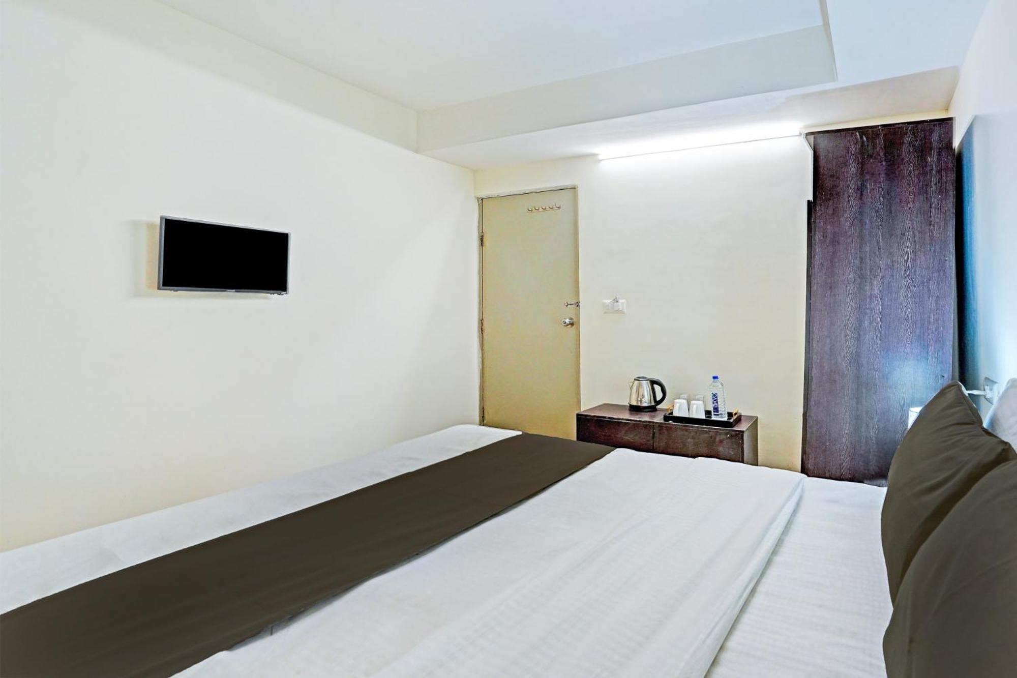 Hotel O Himalaya Inn Ahmedabad Exteriör bild